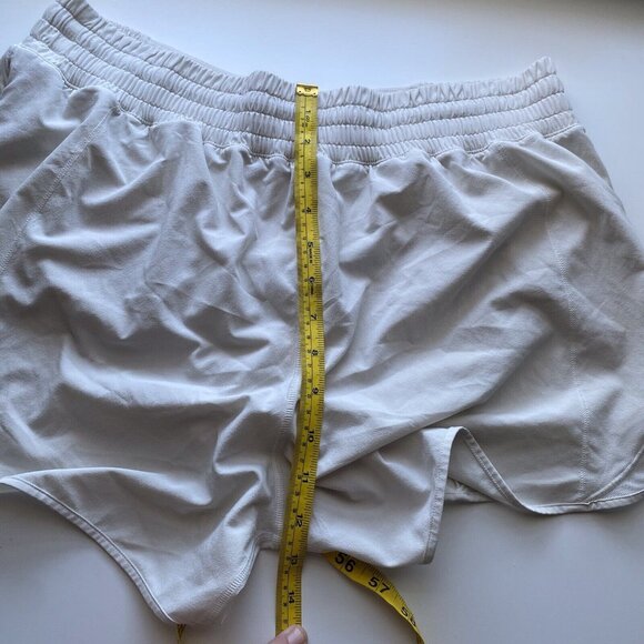 Lululemon 2023 Hotty Hot High-Rise Lined Short 4" Woman 14 Bone Swift Fabric - Picture 12 of 14